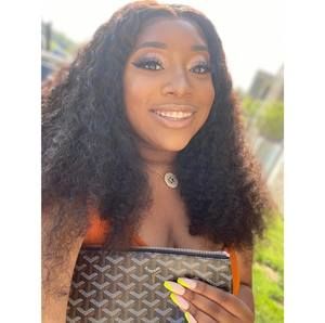 Meet your Posher, Kandis